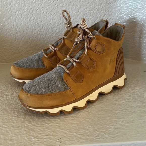 SOREL Women's Kinetic Caribou Boot Size 8 - Picture 2 of 7